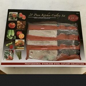 21 Piece Cutlery Set. Never been used.